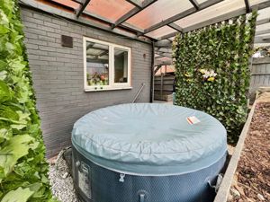 Hot tub- click for photo gallery